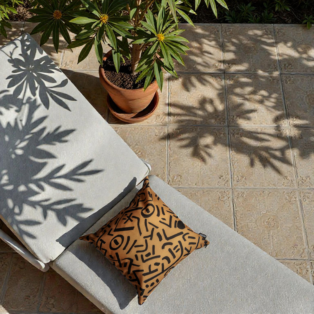 Housse de coussin extérieur jaune moutarde imperméable – déco terrasse