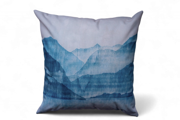 Housse de coussin “Les Bleus du Lac” – 45×45 cm
