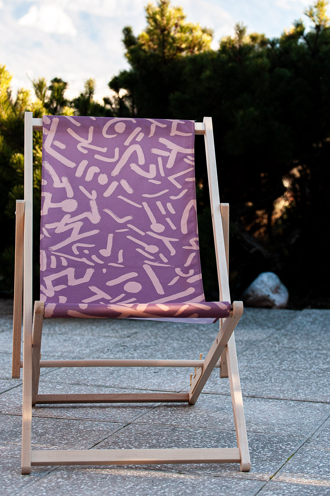 Chilienne bois design – Transat extérieur artistique – Gestes Libres Willis
