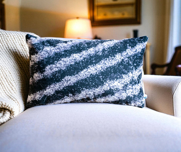 Housse de coussin décoratif pour l'intérieur "Vignes du Valais Suisse" (30x50cm) N&B)